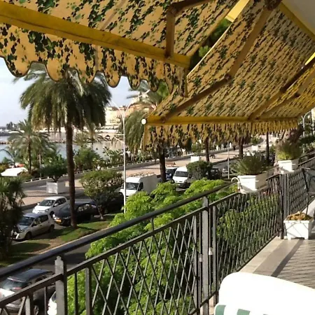 Apartment Smartworking And Relax On The Beach, Seaview *