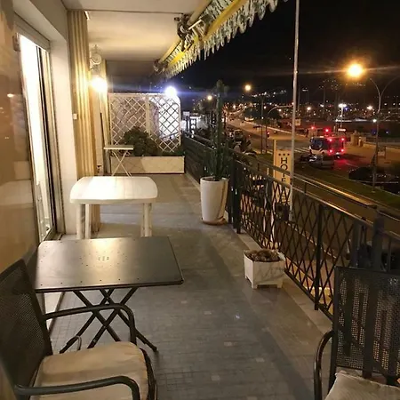 Smartworking And Relax On The Beach, Seaview